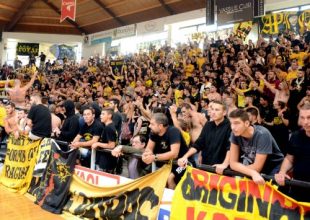 Κόσμος για φίλημα στην Πάτρα! (Video)