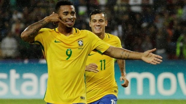 O Γκαμπριέλ Ζεζούς οδηγεί τη Βραζιλία