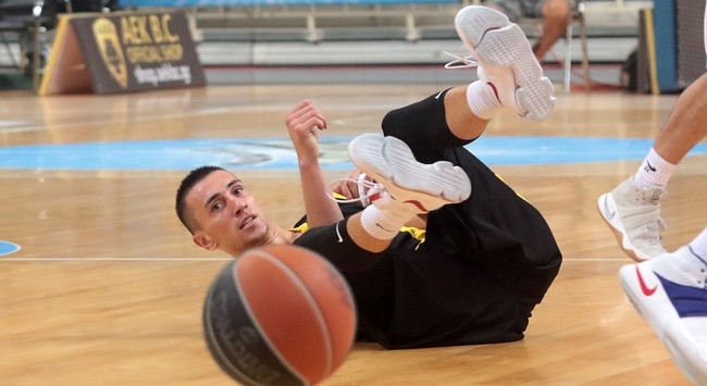 Δύο «μνηστήρες» για Άτιτς
