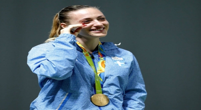 Παγκόσμιο ρεκόρ στα προκριματικά των 10 μέτρων η Κορακάκη