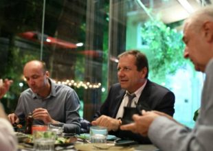 Δείπνο του Αγγελόπουλου σε γονείς και αθλητές! (Φώτο)