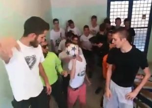 Κούνησαν σεντόνι του Champions League σε… σχολείο του Χολαργού!