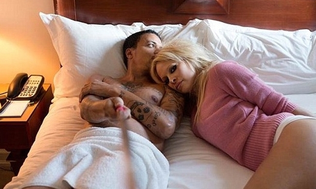 Pamela Anderson: «Το Playboy ήταν Πανεπιστήμιο»