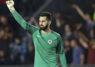 Προπόνηση με τη γυναικεία ομάδα για τον… σεξιστή τερματοφύλακα της Σπάρτα Πράγας