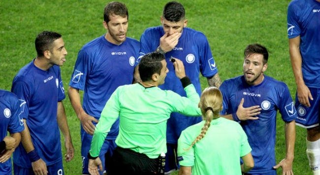 Η ένταση μεταξύ Κουρομπύλια και Σαραμαντά Η ένταση μεταξύ Κουρομπύλια και Σαραμαντά