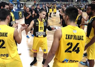 Με τη νέα φανέλα η Βασίλισσα (PICS)