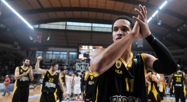MVP ο Ντίξον στην πρεμιέρα