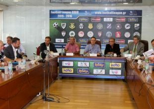 Ενοχλημένοι στη Football League με Super League