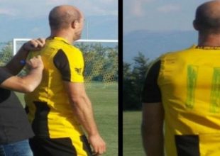 Έγραψαν με μαρκαδόρο το νούμερο στην φανέλα!