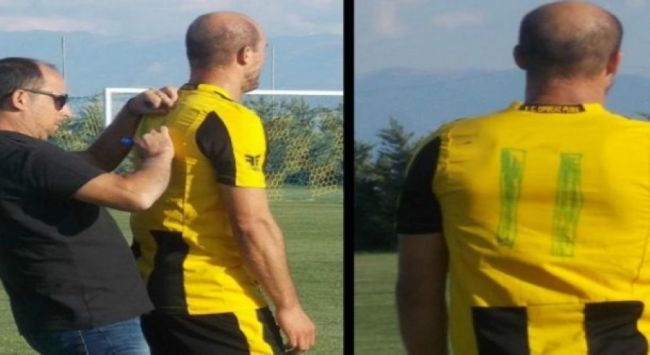 Έγραψαν με μαρκαδόρο το νούμερο στην φανέλα! Έγραψαν με μαρκαδόρο το νούμερο στην φανέλα!