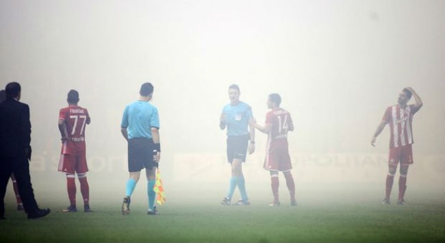 Αυτό προβλέπεται για άναμμα πυρσών και καπνογόνων Αυτό προβλέπεται για άναμμα πυρσών και καπνογόνων