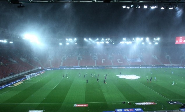 Ξύλο στα επίσημα του Καραϊσκάκη, προπηλάκισαν δημοσιογράφους!