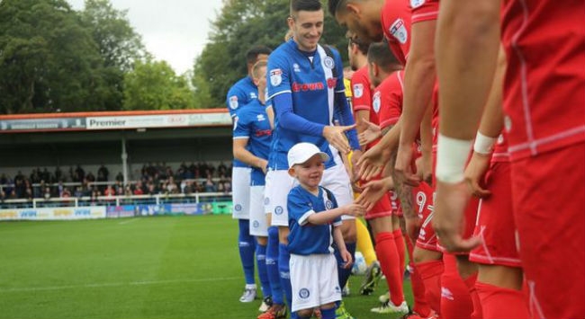 Το 5χρονο παιδί που συγκίνησε ένα ολόκληρο… Νησί Το 5χρονο παιδί που συγκίνησε ένα ολόκληρο… Νησί
