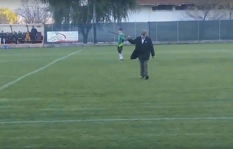 Διέκοψε αγώνα για να προλάβει… ανοιχτό το φούρνο! Διέκοψε αγώνα για να προλάβει… ανοιχτό το φούρνο!