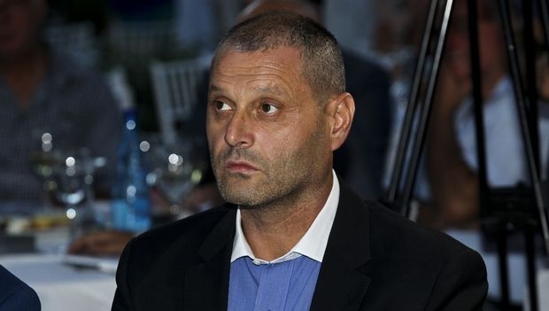 Ελευθεριάδης: “Καλώ σε Πανελλαδική συγκέντρωση όλες τις Ενώσεις” Ελευθεριάδης: “Καλώ σε Πανελλαδική συγκέντρωση όλες τις Ενώσεις”