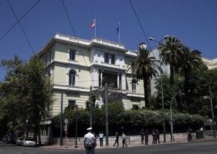 Επίθεση με χειροβομβίδα στο κέντρο της Αθήνας