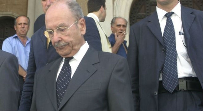 Απεβίωσε ο Κωστής Στεφανόπουλος Απεβίωσε ο Κωστής Στεφανόπουλος