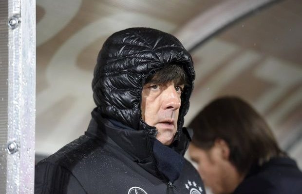 Τρομερό τρολάρισμα της Μπάγερν στον κουκουλωμένο Λεβ Τρομερό τρολάρισμα της Μπάγερν στον κουκουλωμένο Λεβ