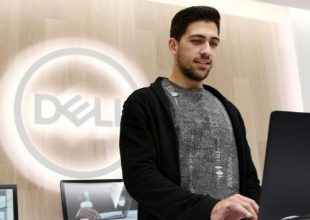 Ο Μπακασέτας στο μαγαζί της DELL στο Τhe Mall Athens