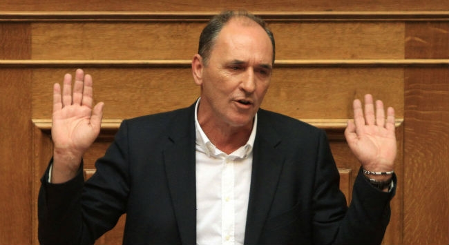 Ο Σταθάκης την υπογραφή στο όνειρο!