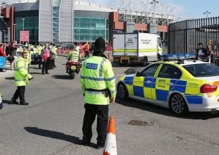 Τρομεροί τζαμπατζήδες: Διανυκτέρευσαν στο «Ολντ Τράφορντ» για να μην πληρώσουν εισιτήριο!