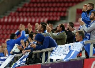 Σοκ: Χούλιγκαν πήγαν να μαχαιρώσουν φιλάθλους της Εθνικής!