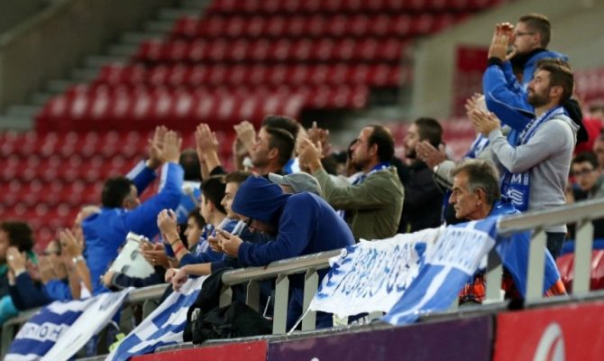 Σοκ: Χούλιγκαν πήγαν να μαχαιρώσουν φιλάθλους της Εθνικής! Σοκ: Χούλιγκαν πήγαν να μαχαιρώσουν φιλάθλους της Εθνικής!