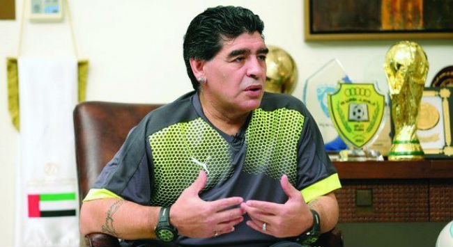 Μαραντόνα: “Το ποδόσφαιρο δεν είναι τα 100μ. του Μπολτ” Μαραντόνα: “Το ποδόσφαιρο δεν είναι τα 100μ. του Μπολτ”