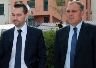 Τα διεθνή ΜΜΕ για τη διακοπή και τον εμπρησμό στην οικία του Μπίκα