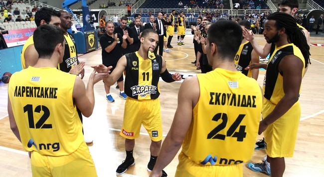 Μέχρι τέλος του χρόνου υπογράφει ανανέωση