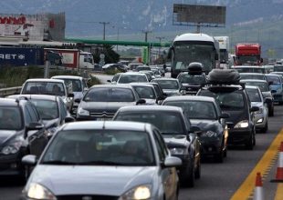 Παράταση για τέλη κυκλοφορίας και κατάθεση πινακίδων