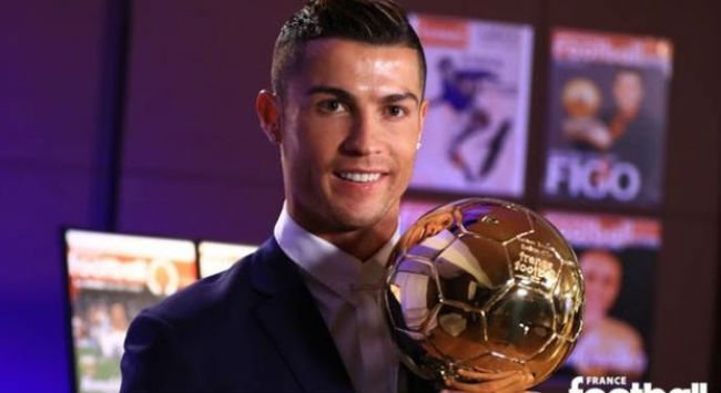 Ο Ρονάλντο κατέκτησε τη Χρυσή Μπάλα