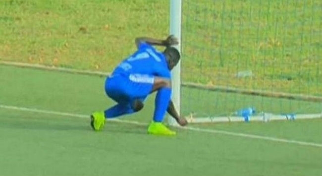 ΤΡΟΜΕΡΟ! Έκανε μάγια στην εστία και μετά σκόραρε ΤΡΟΜΕΡΟ! Έκανε μάγια στην εστία και μετά σκόραρε