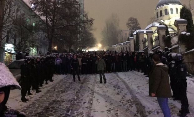 Ναζιστικοί χαιρετισμοί από Ουκρανούς και ξύλο σε Τούρκους