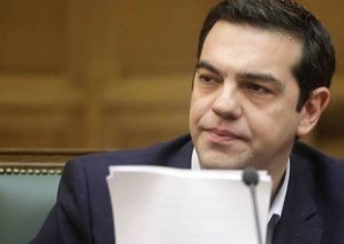 Τσίπρας: 13η σύνταξη και αναστολή αύξησης ΦΠΑ στα νησιά με πρόσφυγες