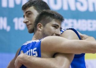 Εκπληκτικός Μωραΐτης την οδηγεί!