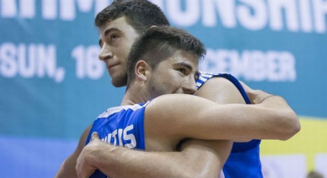 Εκπληκτικός Μωραΐτης την οδηγεί! Εκπληκτικός Μωραΐτης την οδηγεί!