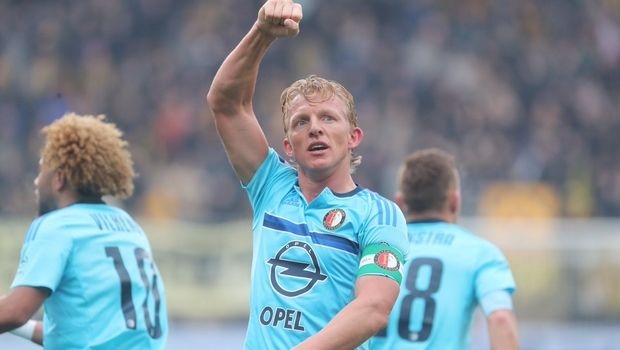 Προελαύνει η Φέγενοορντ