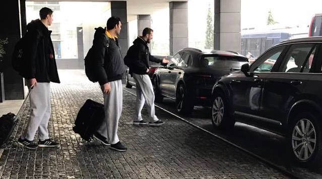 Η αναχώρηση της Bασίλισσας για τη μεγάλη πρόκριση (vids)