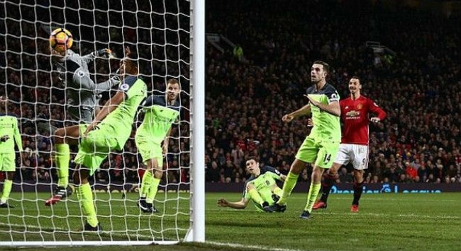 O Ιμπραχίμοβιτς “πήρε τη μπουκιά” από το στόμα της Λίβερπουλ