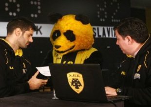 O PandaPandou έκλεψε την παράσταση (video)