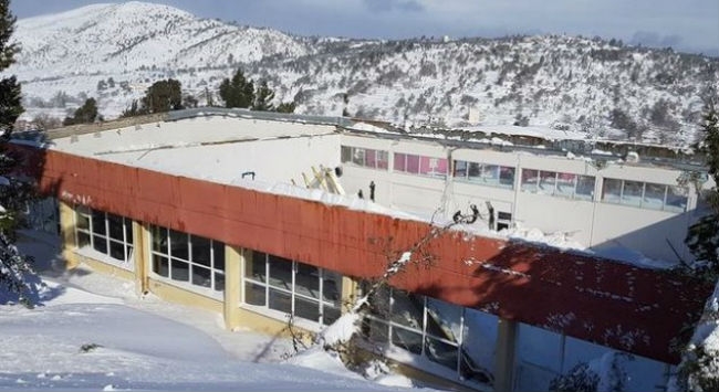 Το κλειστό της Κύμης έγινε… ανοιχτό λόγω χιονιού!