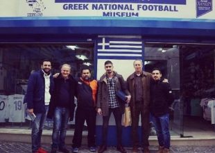Ο «Γαλανόλευκος Φάρος» βράβευσε τον Λυμπερόπουλο