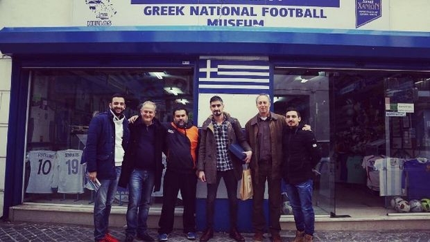 Ο «Γαλανόλευκος Φάρος» βράβευσε τον Λυμπερόπουλο Ο «Γαλανόλευκος Φάρος» βράβευσε τον Λυμπερόπουλο