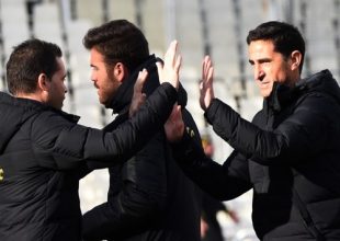 Δεν τους έμαθε μπάλα, τους έκανε ομάδα