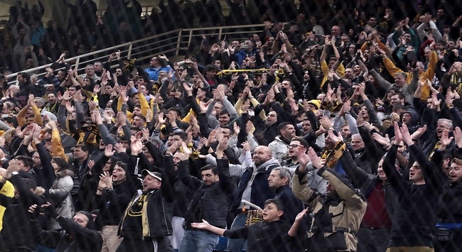 Στο πλευρό της Βασίλισσας για την πρόκριση