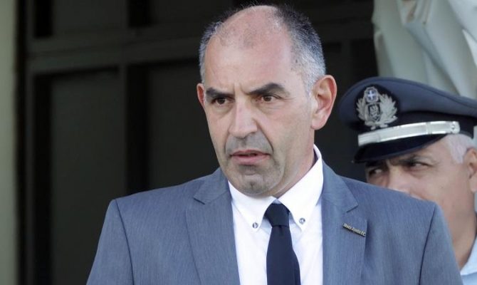 «Δεν φεύγει ο Λουτσέσκου» «Δεν φεύγει ο Λουτσέσκου»