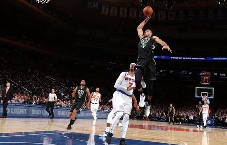 Στο Νο1 και το Νο2 του Top-10 ο Giannis (video)