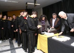 Η κοπή της πίτας των Τμημάτων Υποδομής