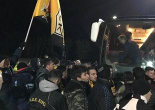 Αποθέωση της αποστολής έξω απ’ τα αποδυτήρια
